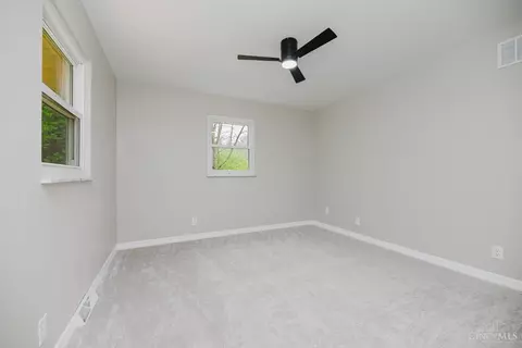 Bedroom - 6169 Sheed Rd, Cincinnati, OH 45247 photo 2 of 6