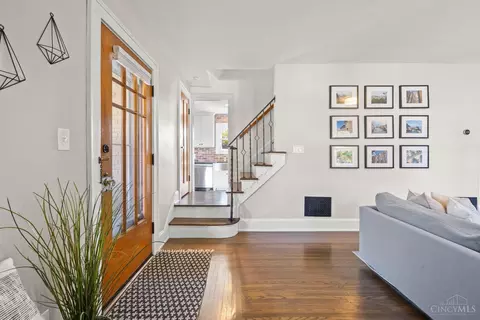 Entry Way - 6515 Iris Ave, Cincinnati, OH 45213 photo 2 of 2
