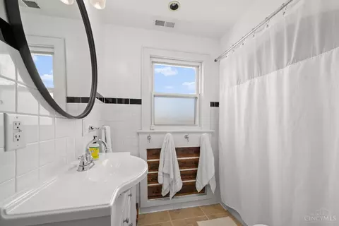 Bath - 6515 Iris Ave, Cincinnati, OH 45213 photo 1 of 3