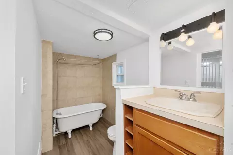 Bath - 8811 Pine Rd, Cincinnati, OH 45242 photo 1 of 1