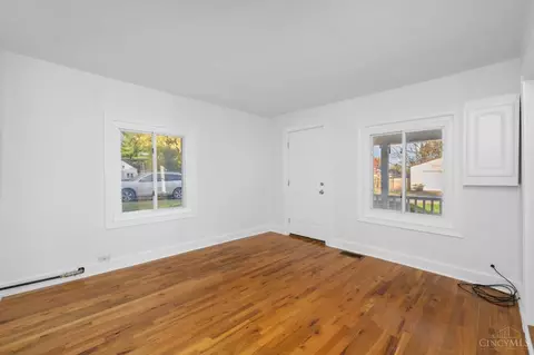 Living - 8811 Pine Rd, Cincinnati, OH 45242 photo 2 of 4