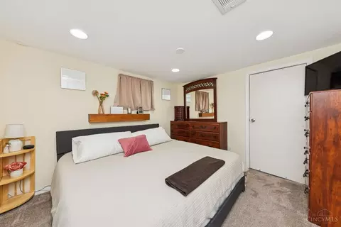 Bedroom - 515 Maple Dr, Reading, OH 45215 photo 4 of 4