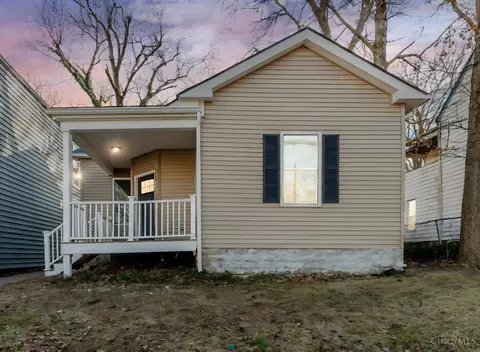 4612 Ward St, Cincinnati, OH 45227 photo 2