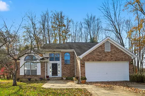1335 Lakefront Ct, Amelia, OH 45102