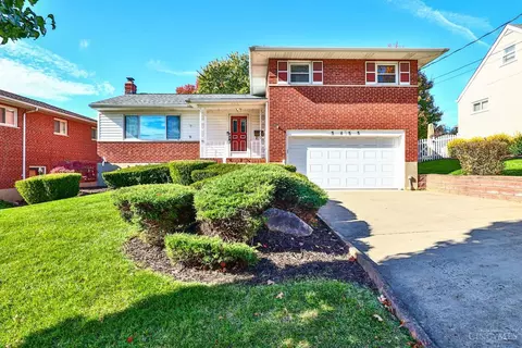 3455 Moonridge Dr, Cincinnati, OH 45248