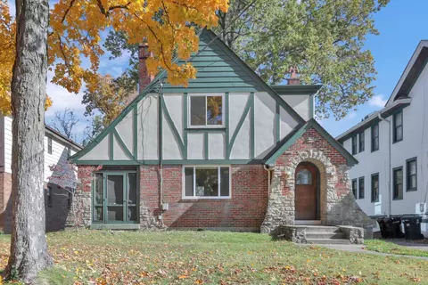 2518 Homestead Pl, Cincinnati, OH 45211