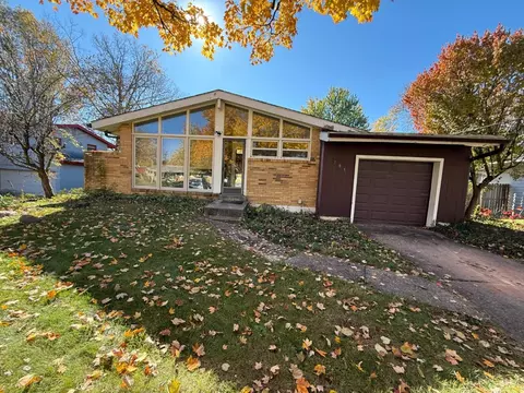 705 Converse Dr, Forest Park, OH 45240