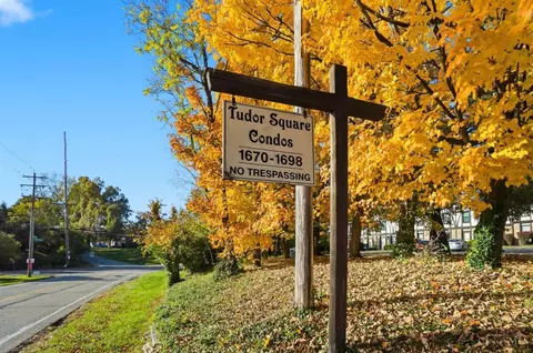1680 Devils Backbone Rd, Cincinnati, OH 45233