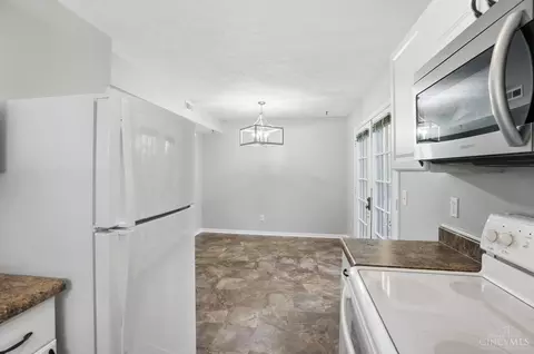Dining - 1680 Devils Backbone Rd, Cincinnati, OH 45233 photo 1 of 2