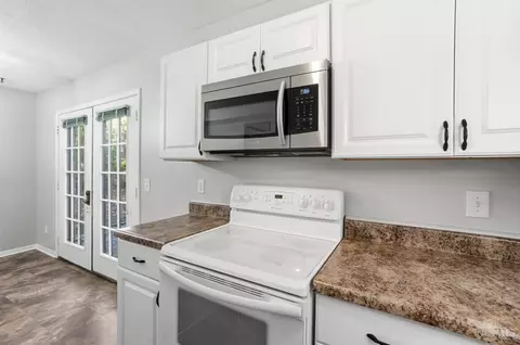 Kitchen - 1680 Devils Backbone Rd, Cincinnati, OH 45233 photo 2 of 3