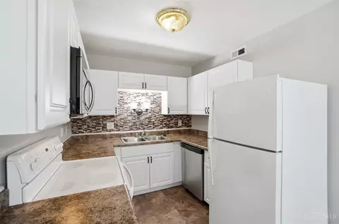 Kitchen - 1680 Devils Backbone Rd, Cincinnati, OH 45233 photo 1 of 3