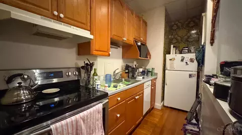 Kitchen - 2304 Upland Pl, Cincinnati, OH 45206 photo 7 of 8
