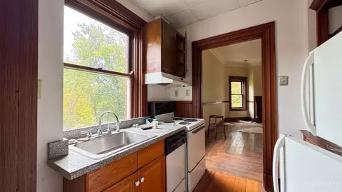 Kitchen - 2304 Upland Pl, Cincinnati, OH 45206 photo 2 of 8