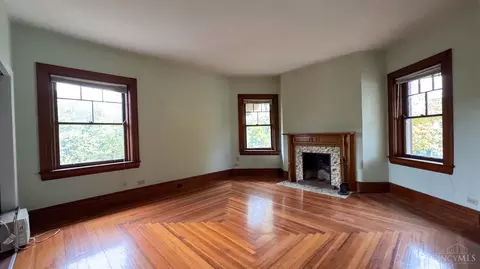 Living - 2304 Upland Pl, Cincinnati, OH 45206 photo 3 of 5