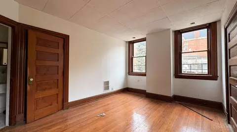 Bedroom - 2304 Upland Pl, Cincinnati, OH 45206 photo 1 of 18