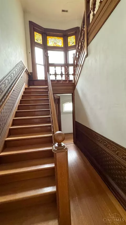 Entry Way - 2304 Upland Pl, Cincinnati, OH 45206 photo 1 of 3