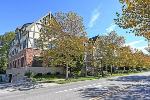Exterior - 6901 Murray Ave, Mariemont, OH 45227 photo 4 of 14