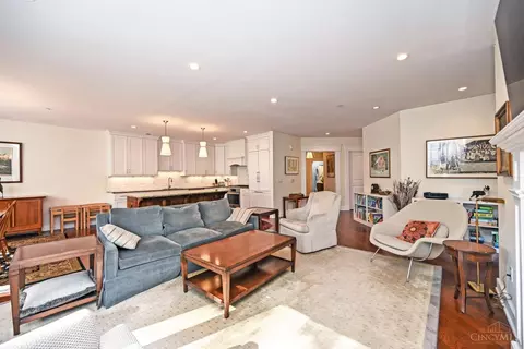 Living - 6901 Murray Ave, Mariemont, OH 45227 photo 5 of 6