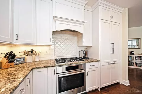 Kitchen - 6901 Murray Ave, Mariemont, OH 45227 photo 6 of 6