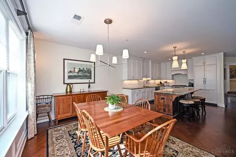 Dining - 6901 Murray Ave, Mariemont, OH 45227 photo 3 of 4