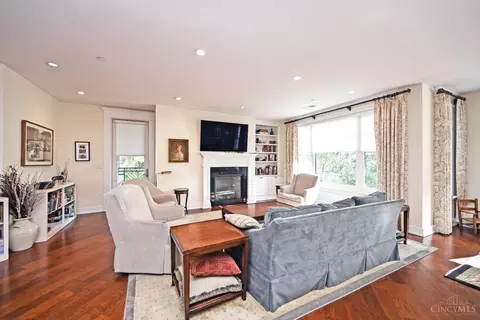 Living - 6901 Murray Ave, Mariemont, OH 45227 photo 2 of 6