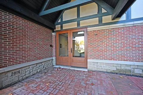 Exterior - 6901 Murray Ave, Mariemont, OH 45227 photo 7 of 14