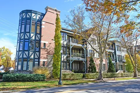 Exterior - 6901 Murray Ave, Mariemont, OH 45227 photo 3 of 14