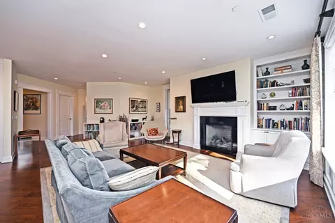 Living - 6901 Murray Ave, Mariemont, OH 45227 photo 4 of 6