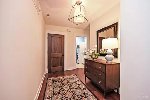 Entry Way - 6901 Murray Ave, Mariemont, OH 45227 photo 4 of 6