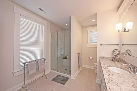 Bath - 6901 Murray Ave, Mariemont, OH 45227 photo 2 of 5