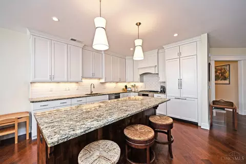Kitchen - 6901 Murray Ave, Mariemont, OH 45227 photo 5 of 6
