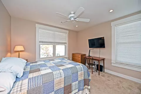 Bedroom - 6901 Murray Ave, Mariemont, OH 45227 photo 4 of 6