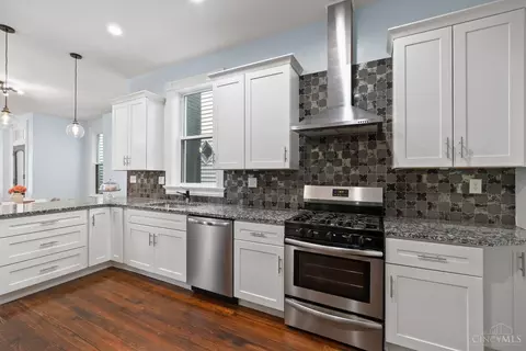 Kitchen - 1545 Pullan Ave, Cincinnati, OH 45223 photo 2 of 3