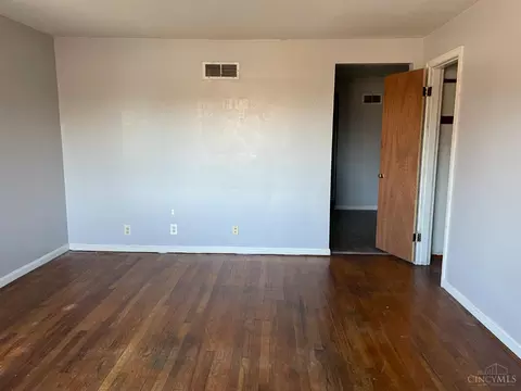 9496 Reading Rd, Reading, OH 45215 photo 3