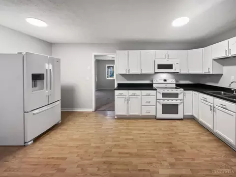 Kitchen - 698 Winding Way, Cincinnati, OH 45245 photo 1 of 3