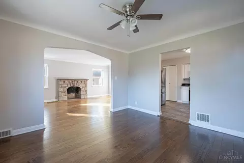 Living - 1422 Beaverton Ave, Cincinnati, OH 45237 photo 5 of 6