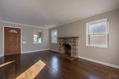 Living - 1422 Beaverton Ave, Cincinnati, OH 45237 photo 2 of 6