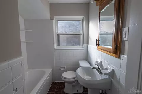 Bath - 1422 Beaverton Ave, Cincinnati, OH 45237 photo 1 of 1