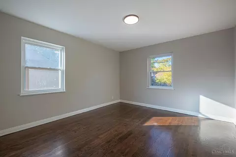 Bedroom - 1422 Beaverton Ave, Cincinnati, OH 45237 photo 3 of 4