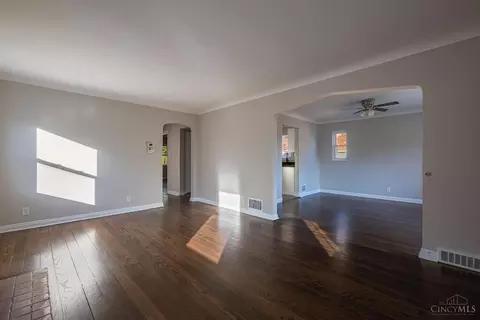 Living - 1422 Beaverton Ave, Cincinnati, OH 45237 photo 3 of 6
