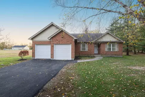 99 Waynoka Dr, Franklin Twp, OH 45171