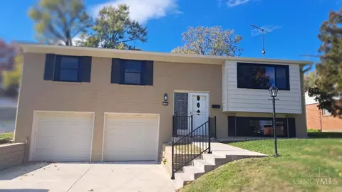 11685 Hamlet Rd, Forest Park, OH 45240