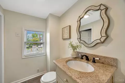 Bath - 3660 Monteith Ave, Cincinnati, OH 45208 photo 2 of 2