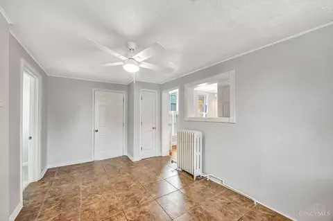 Entry Way - 3660 Monteith Ave, Cincinnati, OH 45208 photo 3 of 3