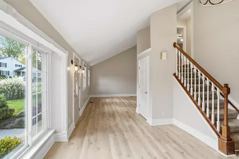 Entry Way - 3590 Simpson Trce, Maineville, OH 45039 photo 2 of 8