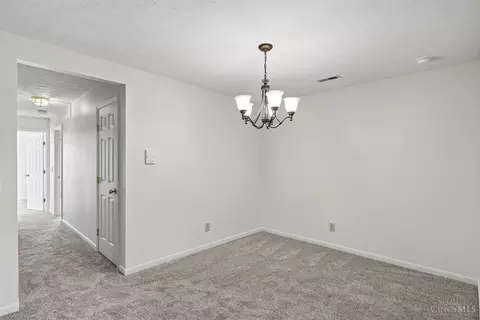 3302 N Bend Rd, Cincinnati, OH 45239 photo 9