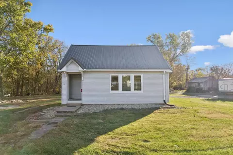 312 White Oak St, Higginsport, OH 45131