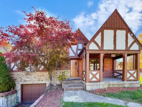 3239 Pickbury Dr, Cincinnati, OH 45211