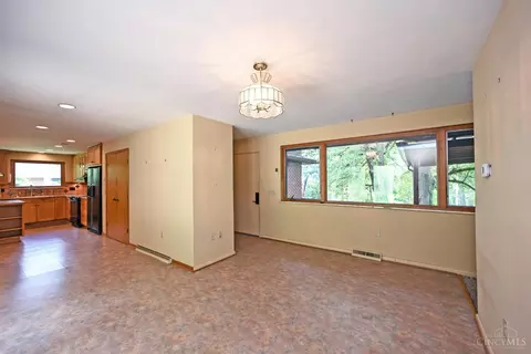 7714 Forest Rd, Cincinnati, OH 45255 photo 20