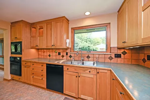 7714 Forest Rd, Cincinnati, OH 45255 photo 25